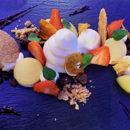 BLUEAT | RESTAURANT & LOUNGE